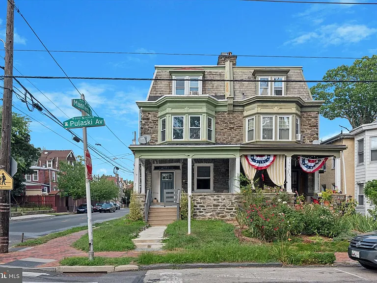 5045 Pulaski Ave — Photo 2