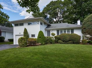 457 Richmond Rd, East Meadow, NY 11554