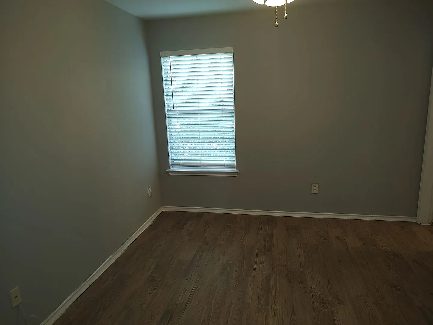Nicely renovated unit in South Austin — Photo 4