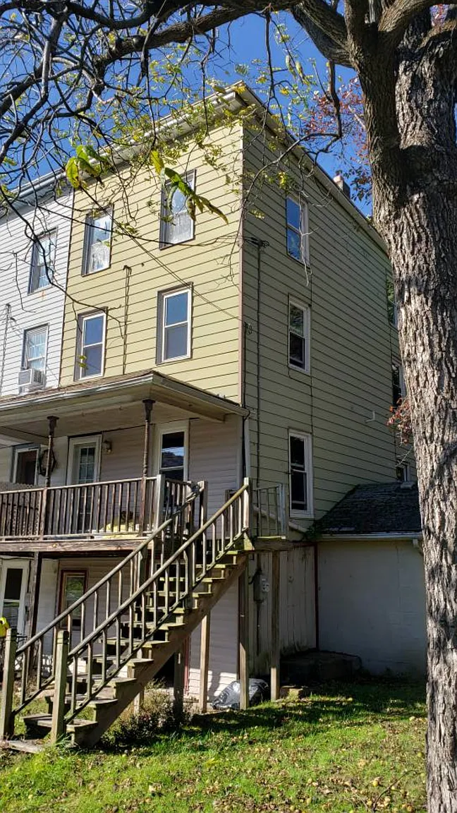 715 Mahanoy St photo 1