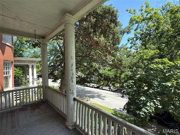 3rd image of 914-914 Center St #A