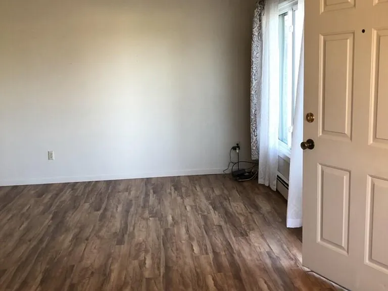 2202 Lewis Ave — Photo 6