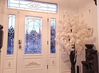 207 Ridgefield Ave, Waterbury, CT 06705