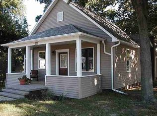 302 E Chestnut St, Lexington, IL 61753
