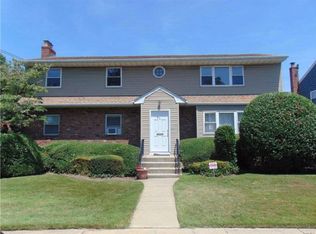 1 Duncan Pl, Oceanside, NY 11572