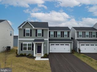 928 Raeann Dr, Greencastle, PA 17225