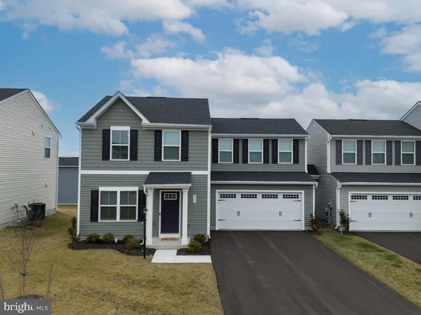 928 Raeann Dr, Greencastle, PA 17225