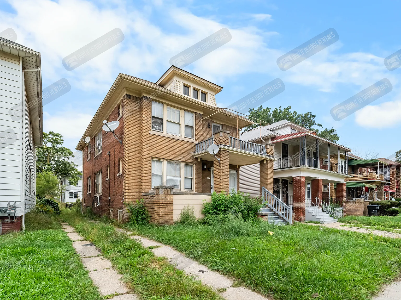 House- Multi Family — Photo 2