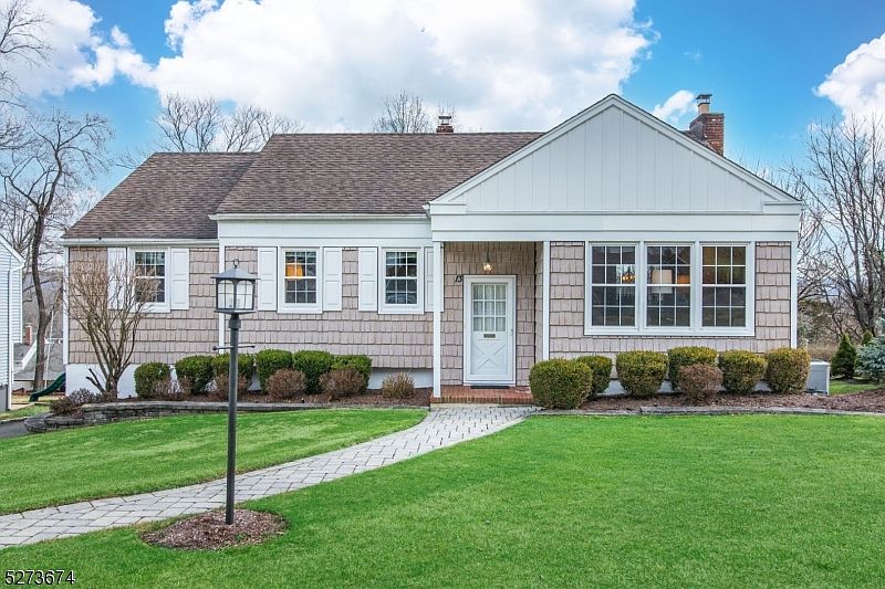 1st image of 13 Highland Dr