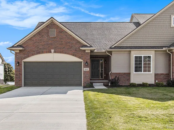 9058 Rhyan Rd, White Lake, MI 48386