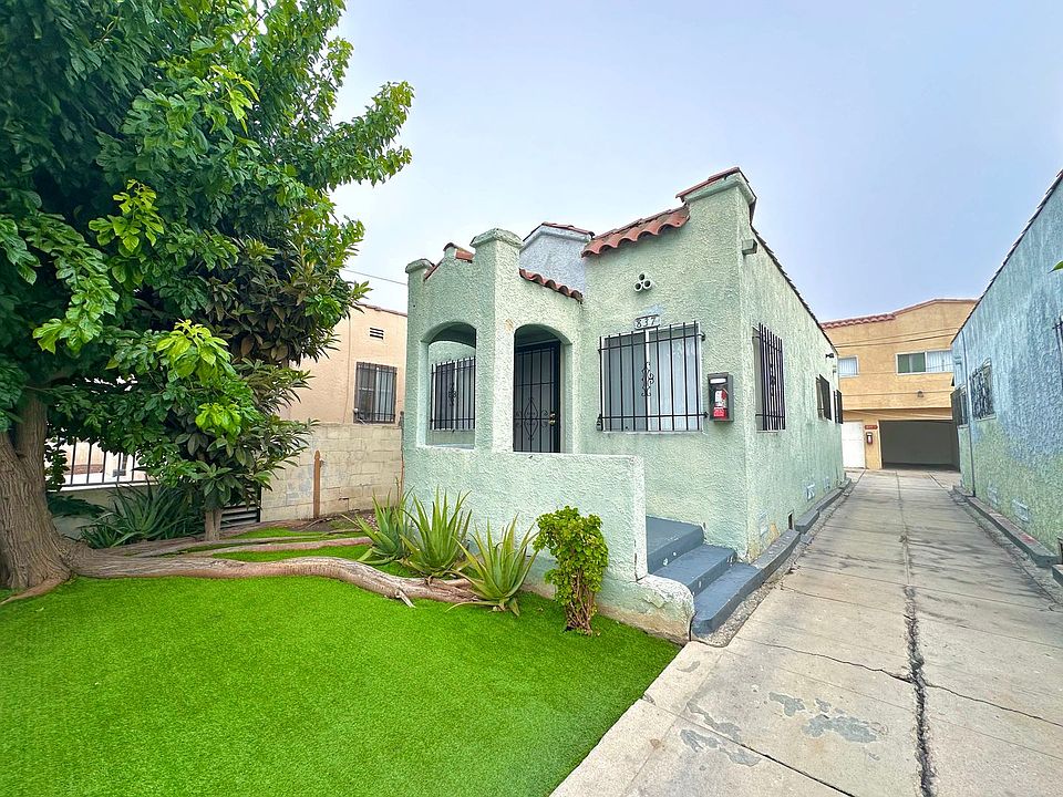 1st image of 835 W 83rd St #837