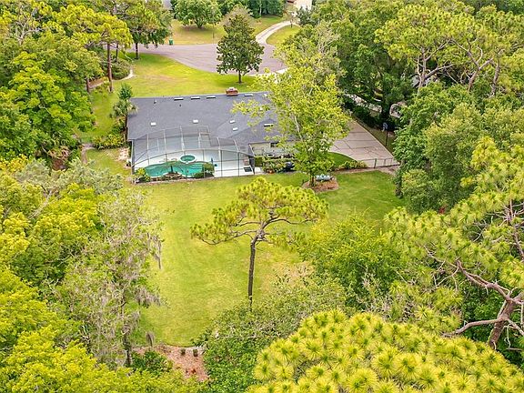 3rd image of 1047 S Elk Ct