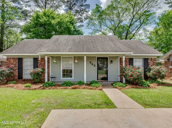 753 Clearmont Dr, Pearl, MS 39208