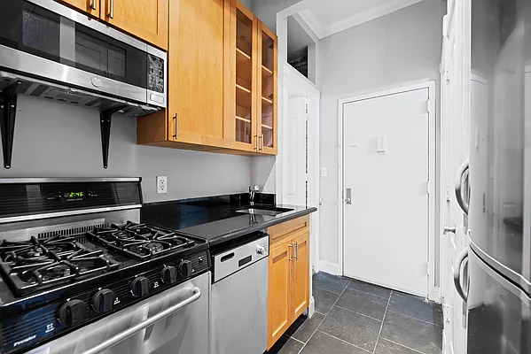 Rented by REAL New York | media 7