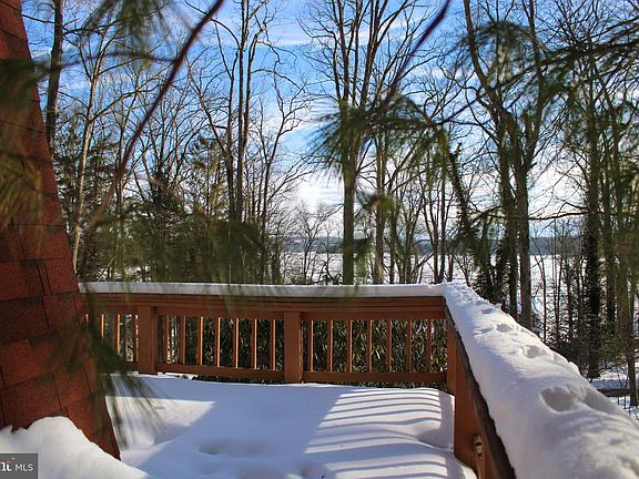 4th image of 135 Glen Cove Rd