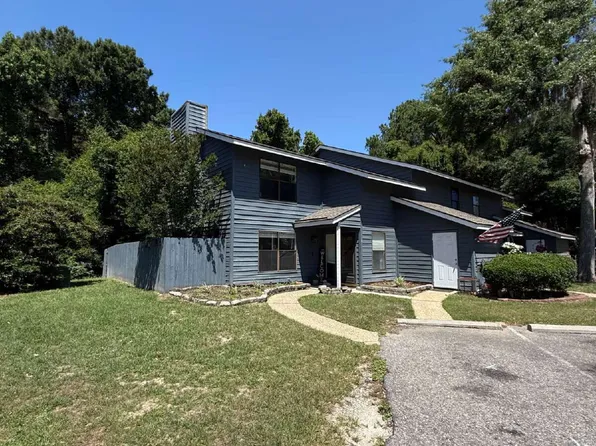 11 Battery Ln, Beaufort, SC 29902