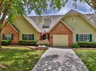 2840 Knob Creek Ln, Knoxville, TN 37912