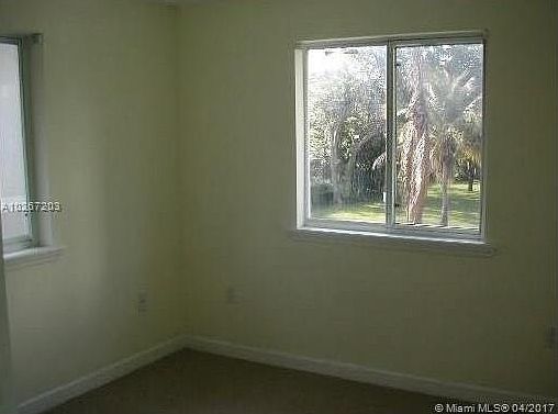 2nd image of 400 Giralda Ave