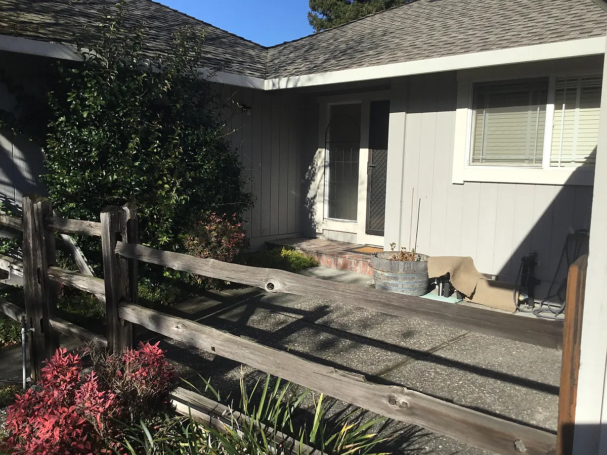 Building Photo - 366 Benicia Dr