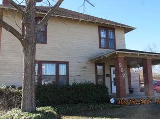 902 E Jackson St, Hugo, OK 74743