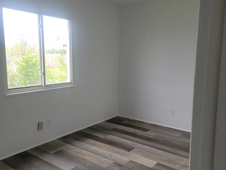 922 Boon St — Photo 4