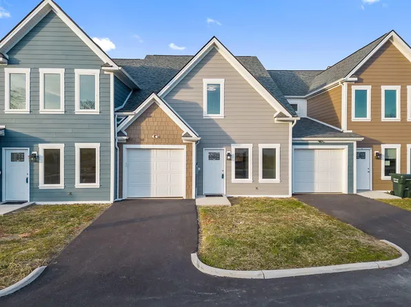138 W Calhoun St, Salem, VA 24153