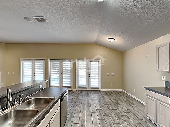 3rd image of 749 New Wales Ln