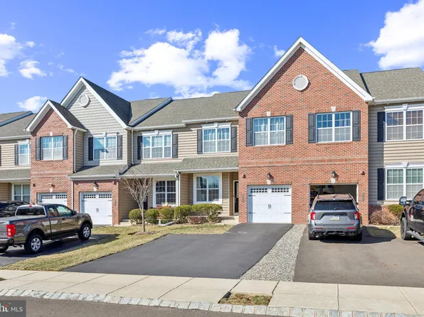 116 Saddlebrook Dr, Bensalem, PA 19020