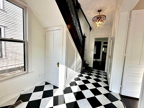 2nd image of 1605 Center St