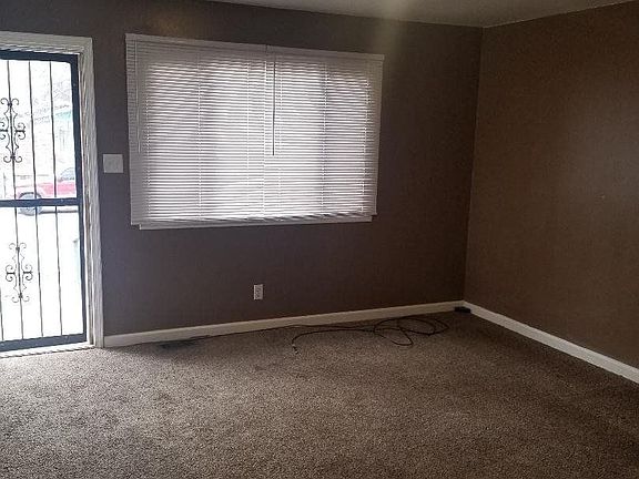 4th image of 721 N Sheffield Ave