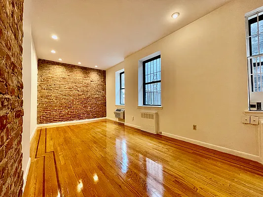 Rented by J & L Holding Corporation | media 11