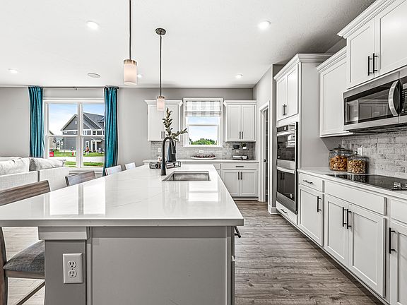4th image of 18694 Seaforth Way