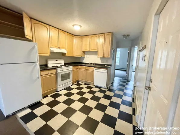 (undisclosed Address), Roxbury Crossing, MA 02120