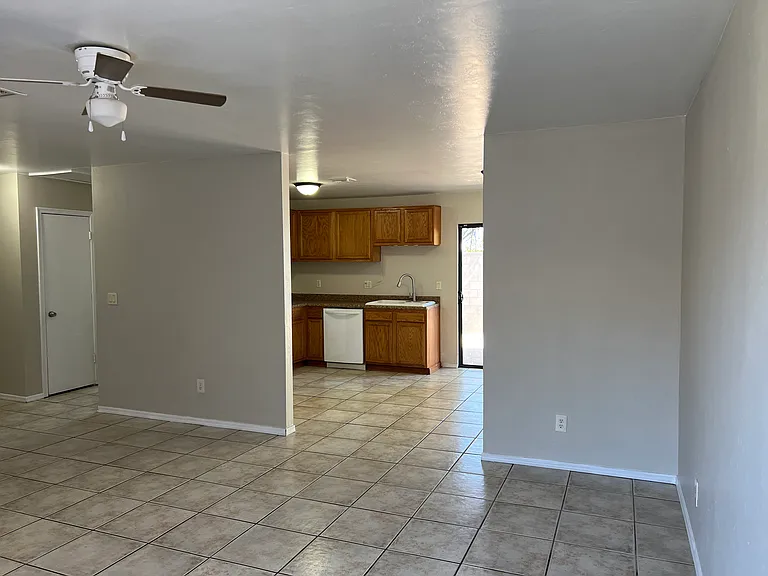 113 W Corona Rd #2 — Photo 2