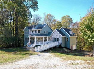 699 N Deer Lake Dr, Bloomfield, IN 47424