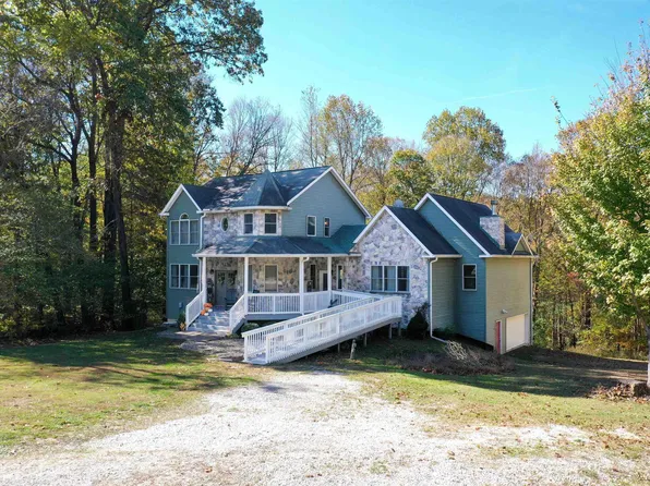 699 N Deer Lake Dr, Bloomfield, IN 47424