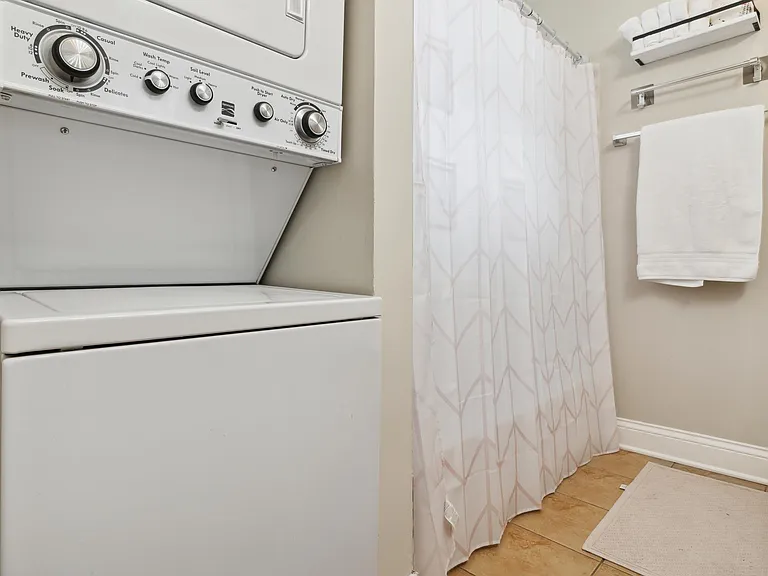 616 S Oakley Blvd #2 — Photo 14