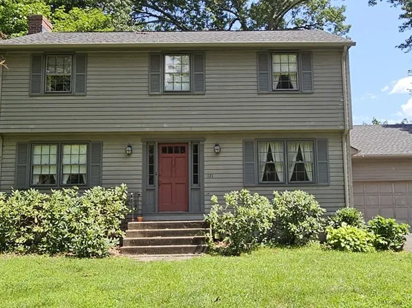 121 Hawthorn St, Longmeadow, MA 01106