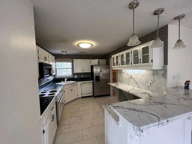 1635 Pondside Dr — Photo 19