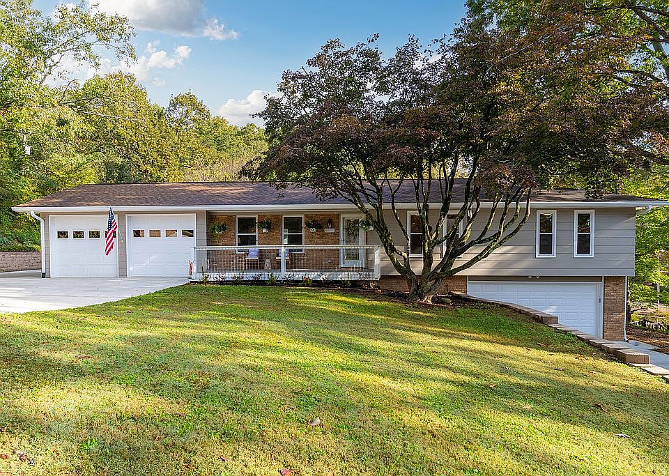 1st image of 4556 N Ravenwood Dr