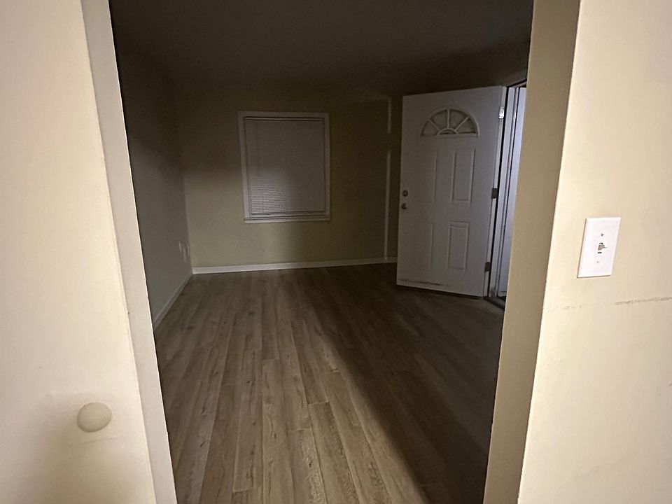 1st image of 33 Ebbitts St #1R