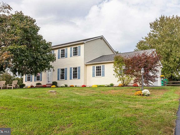 2nd image of 6 Westview Farm Dr