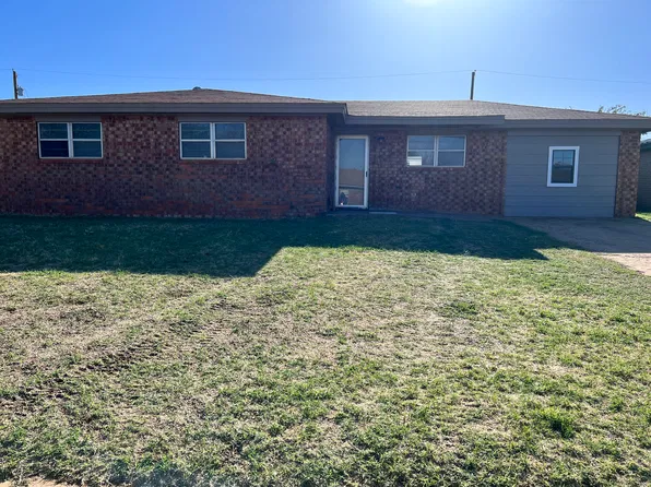 210 Avenue U, Levelland, TX 79336