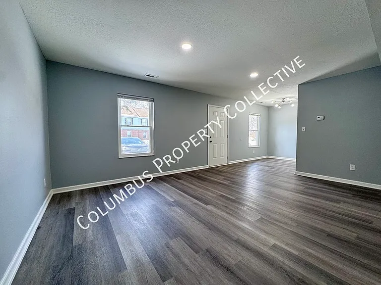 3285 E Mound St — Photo 5
