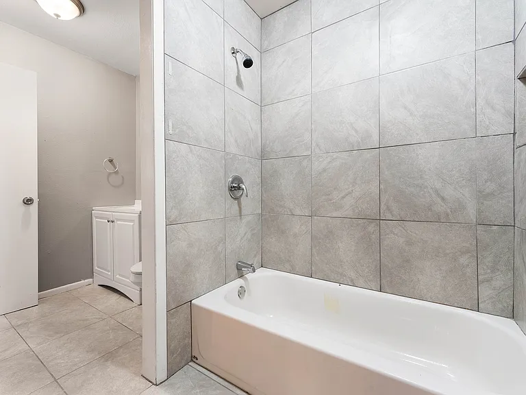 3430 Sockwell Blvd — Photo 6