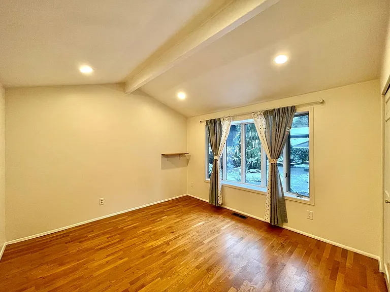 8611 NE 26th Pl — Photo 15