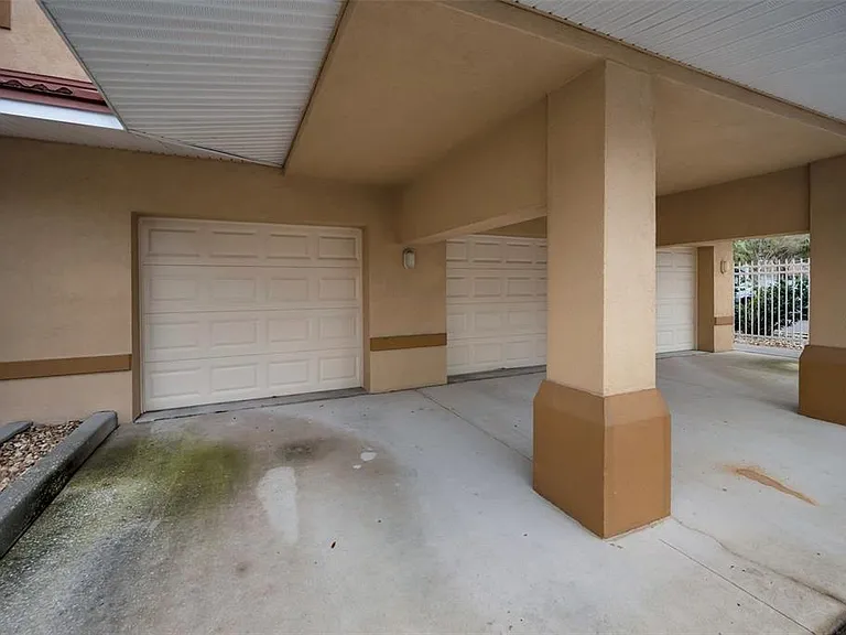 606 Wells Ct #202 — Photo 22