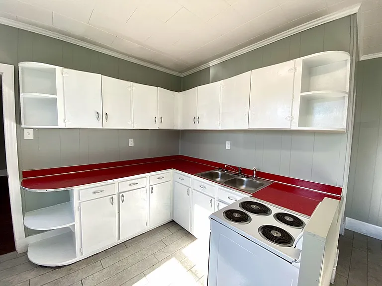 18 Sirrine St — Photo 19
