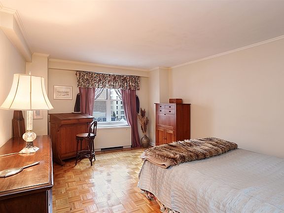 4th image of 142 E 16th St APT 10H