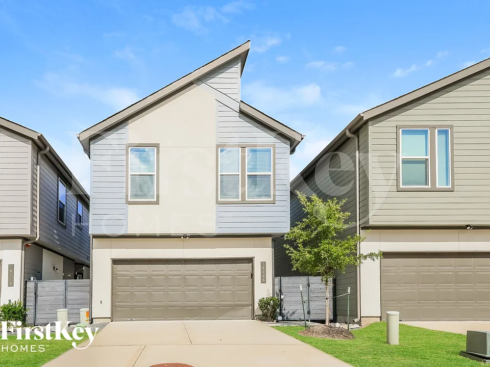 18306 W Centro Cir
